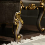 רגלי כיסא זהב