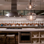 דגם אבן קיסר 4130 Clamshell במטבח קיר אחד מודרני עם אי | 2107