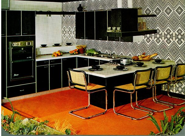 תמונה אווירה של מטבח משנות ה-80