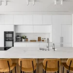 פרויקט דופלקס ברמת גן עם משטח 501 פורצלן של אבן קיסר עיצוב פנים: דניאל דנור צילום: יונתן תמיר