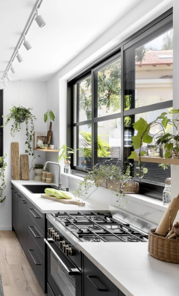 פרויקט של המעצבת פנים אורלי גונן עם משטח 503 פורצלן של אבן קיסר צילום: אורן עמוס