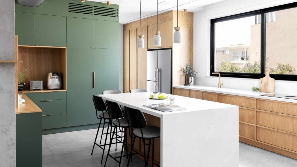 מטבח בבית עם אבן קיסר שיש למטבח קוורץ דגם 	Alpine Mist 5110
אדריכלית: לטיסיה שיינקמדן | צלם: אורן עמוס